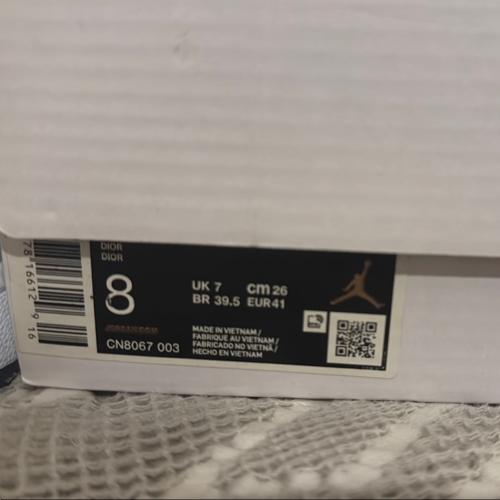 Nike Dior style Gray and White Athletic Shoes with Sleek Design - Picture 5 of 7